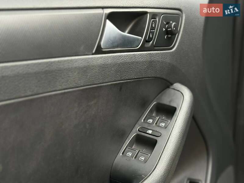 Седан Volkswagen Jetta 2013 в Николаеве фото 13 Седан Volkswagen Jetta 2013 в Николаеве
