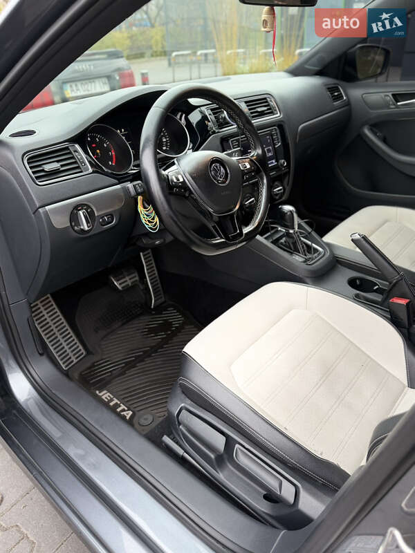 Седан Volkswagen Jetta 2016 в Києві