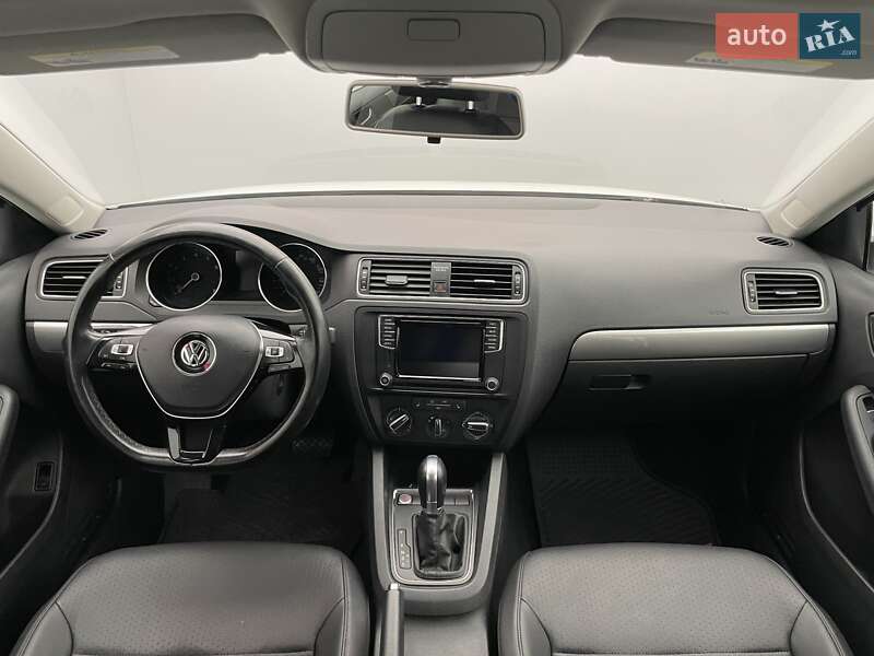 Седан Volkswagen Jetta 2016 в Киеве