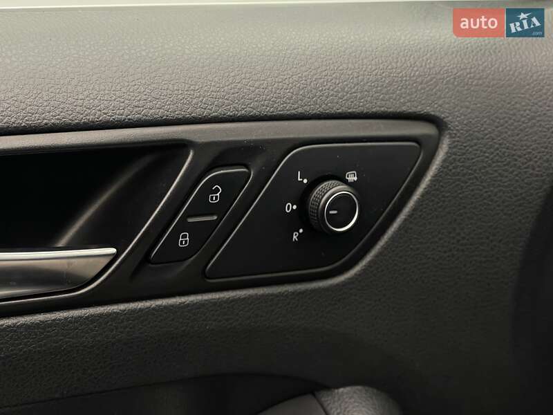 Седан Volkswagen Jetta 2016 в Киеве