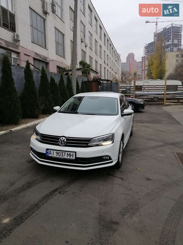 Седан Volkswagen Jetta 2016 в Киеве фото 3 Седан Volkswagen Jetta 2016 в Киеве