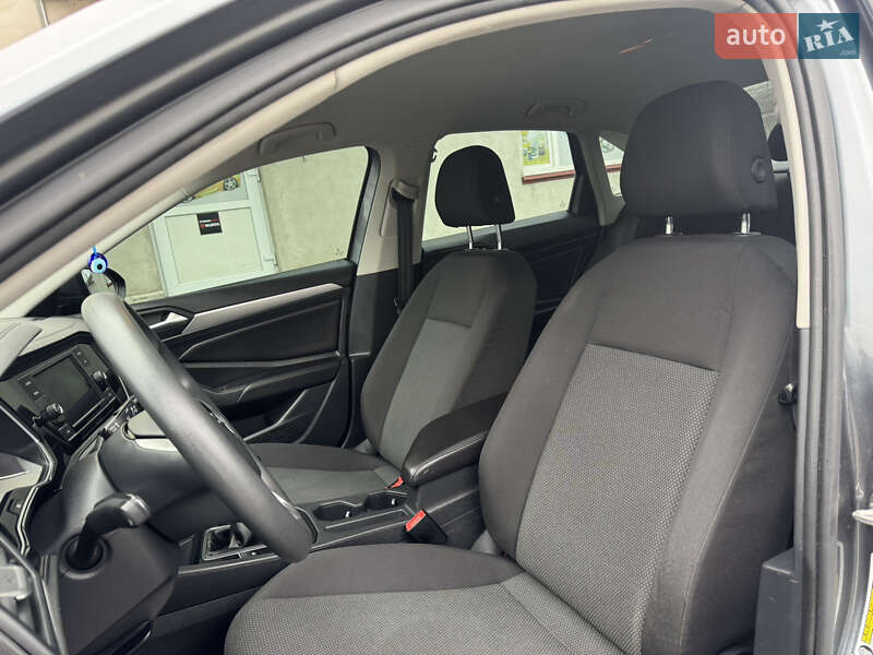 Седан Volkswagen Jetta 2018 в Луцке