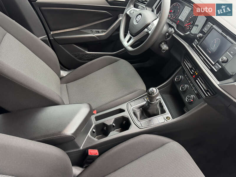 Седан Volkswagen Jetta 2018 в Луцке