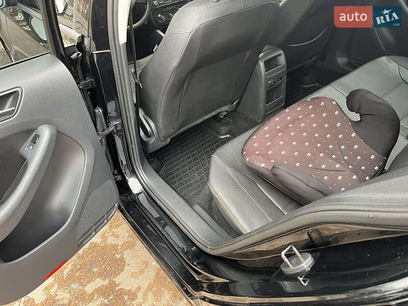 Седан Volkswagen Jetta 2011 в Житомире фото 30 Седан Volkswagen Jetta 2011 в Житомире