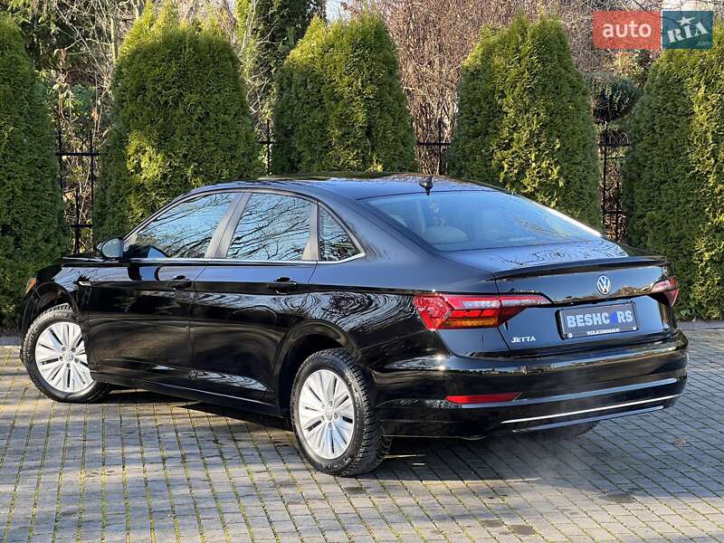 Седан Volkswagen Jetta 2019 в Львове