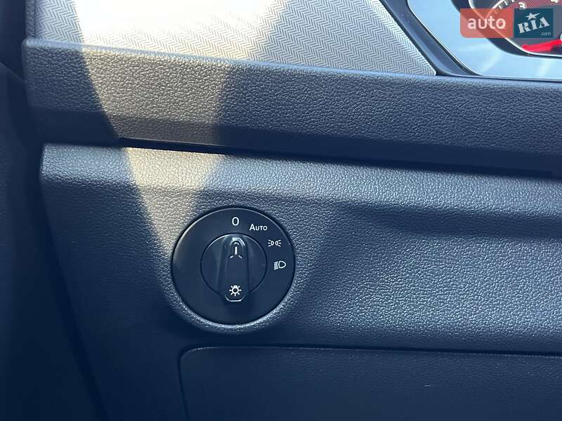 Седан Volkswagen Jetta 2019 в Львове