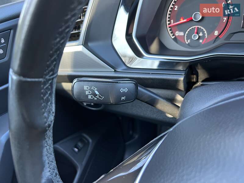 Седан Volkswagen Jetta 2019 в Львове