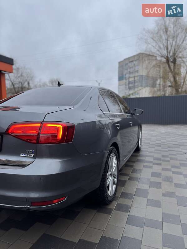 Седан Volkswagen Jetta 2015 в Павлограде
