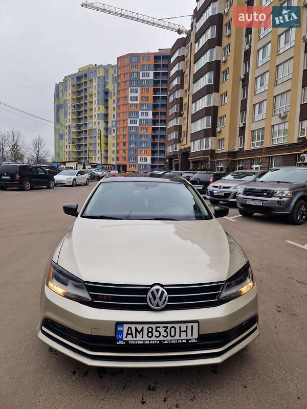 Седан Volkswagen Jetta 2015 в Житомирі