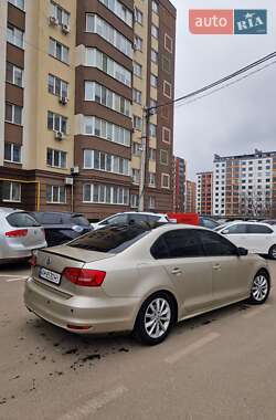 Седан Volkswagen Jetta 2015 в Житомире