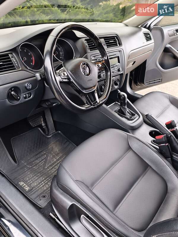 Седан Volkswagen Jetta 2014 в Миколаєві