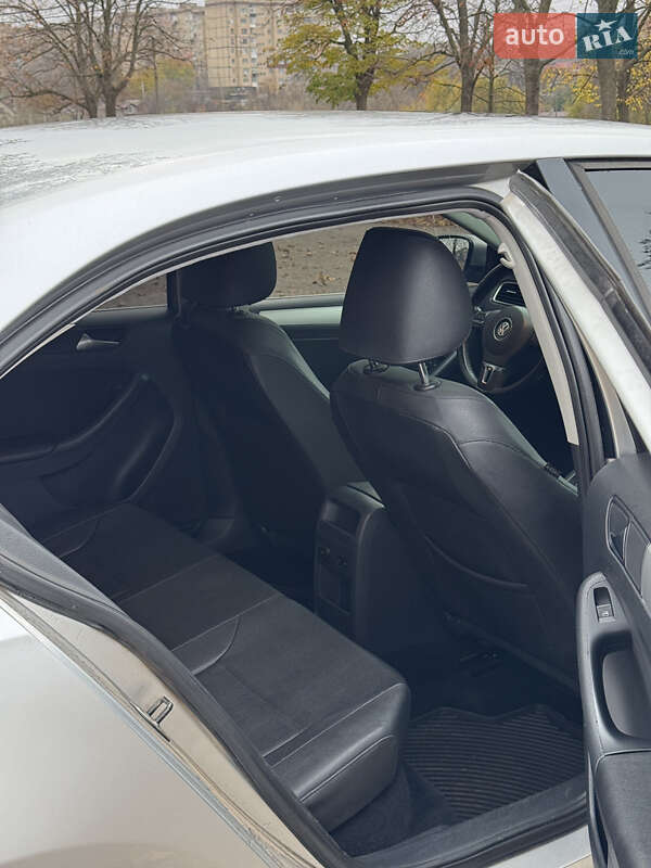 Седан Volkswagen Jetta 2011 в Кривом Роге фото 28 Седан Volkswagen Jetta 2011 в Кривом Роге