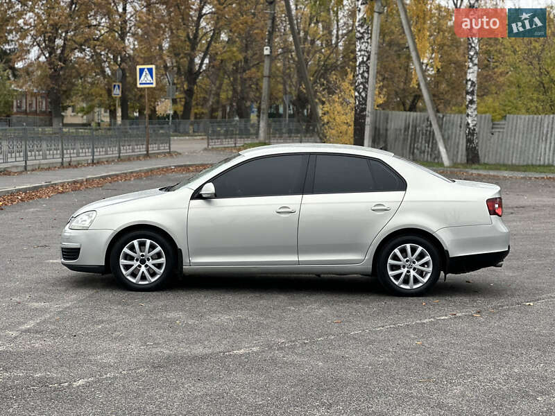 Седан Volkswagen Jetta 2010 в Первомайську