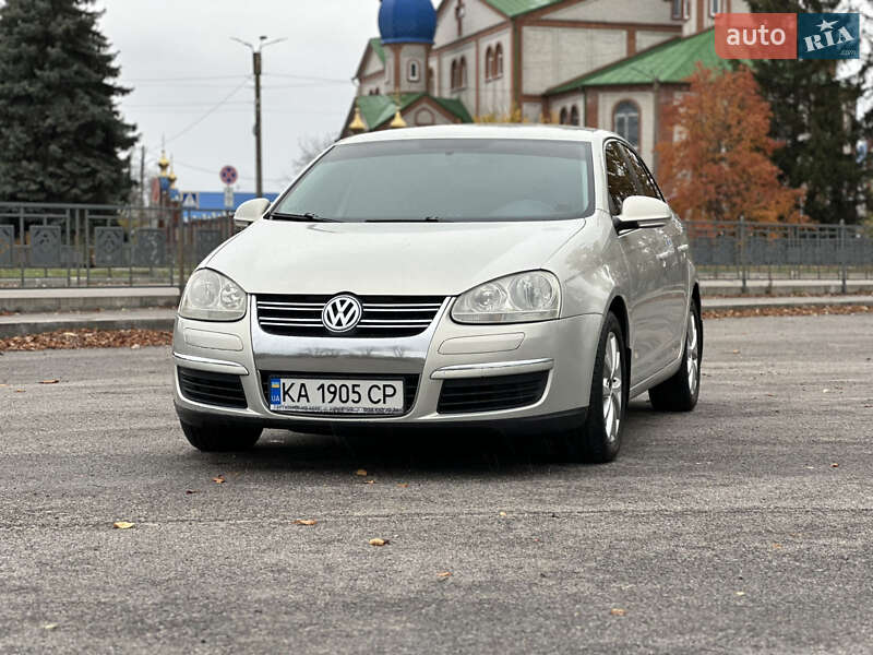 Седан Volkswagen Jetta 2010 в Первомайську