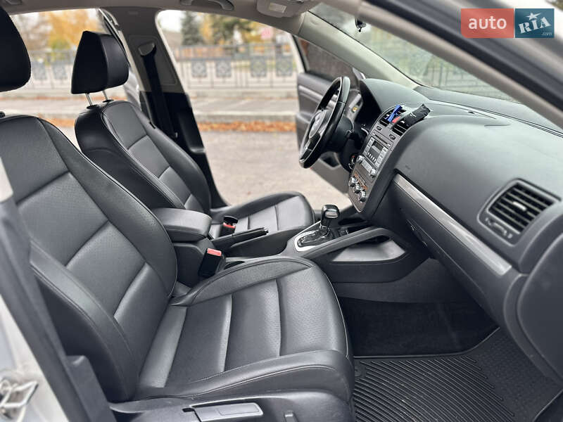 Седан Volkswagen Jetta 2010 в Первомайську