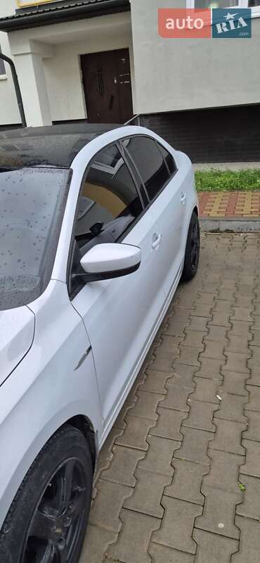 Седан Volkswagen Jetta 2017 в Тернополе