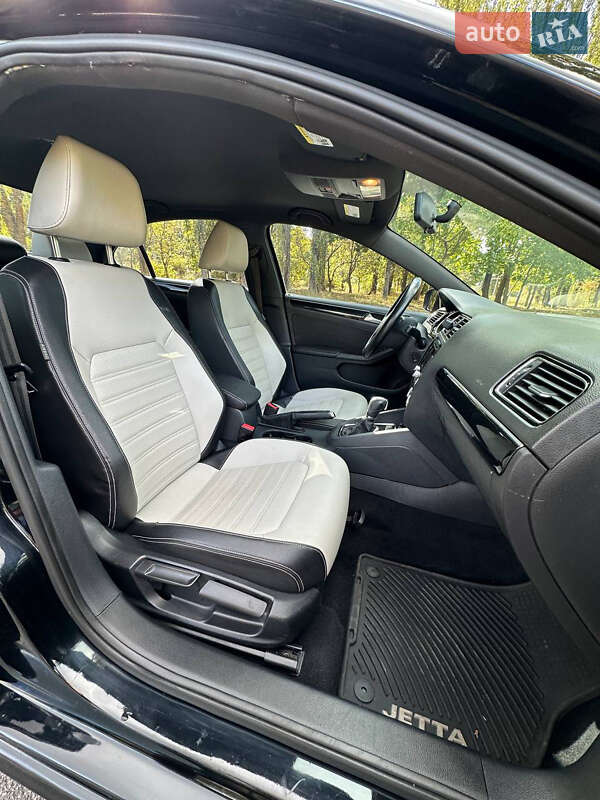 Седан Volkswagen Jetta 2015 в Киеве фото 10 Седан Volkswagen Jetta 2015 в Киеве