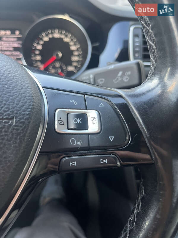 Седан Volkswagen Jetta 2016 в Чернигове