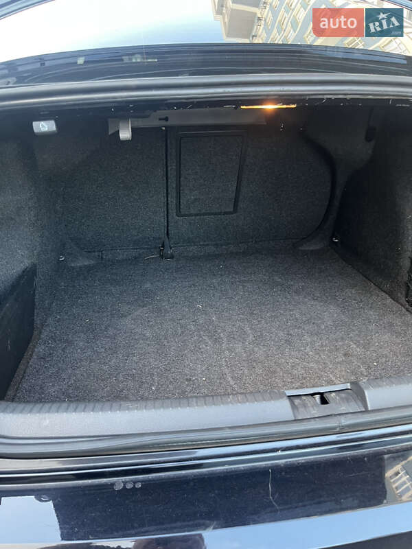 Седан Volkswagen Jetta 2016 в Чернигове