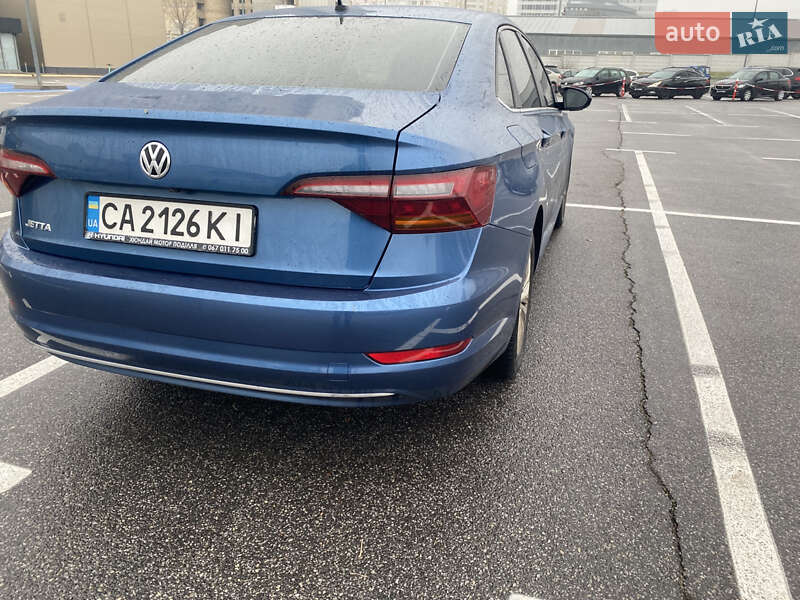 Седан Volkswagen Jetta 2019 в Киеве