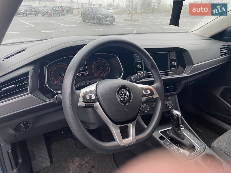 Седан Volkswagen Jetta 2019 в Киеве