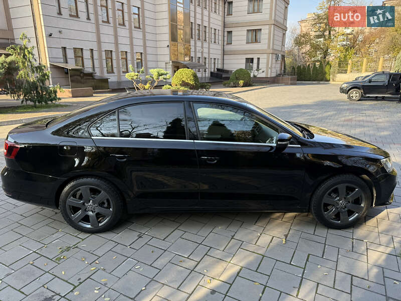 Седан Volkswagen Jetta 2016 в Запорожье