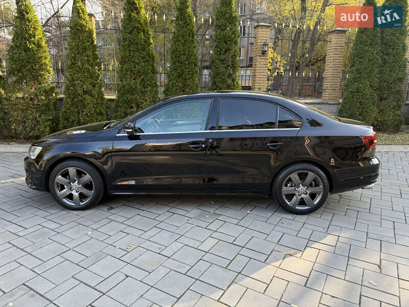 Седан Volkswagen Jetta 2016 в Запорожье