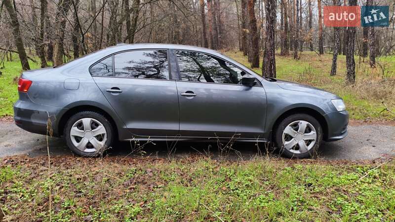 Седан Volkswagen Jetta 2015 в Запоріжжі