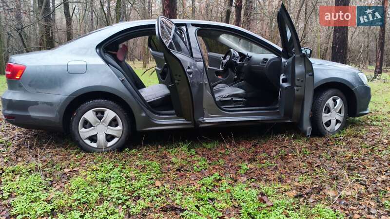 Седан Volkswagen Jetta 2015 в Запоріжжі