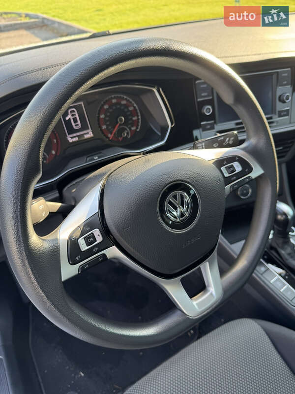 Седан Volkswagen Jetta 2018 в Дніпрі