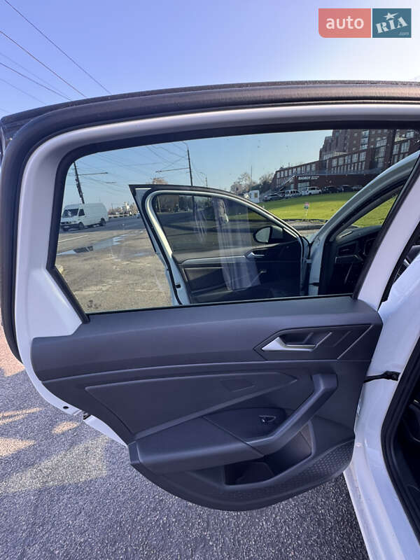 Седан Volkswagen Jetta 2018 в Дніпрі