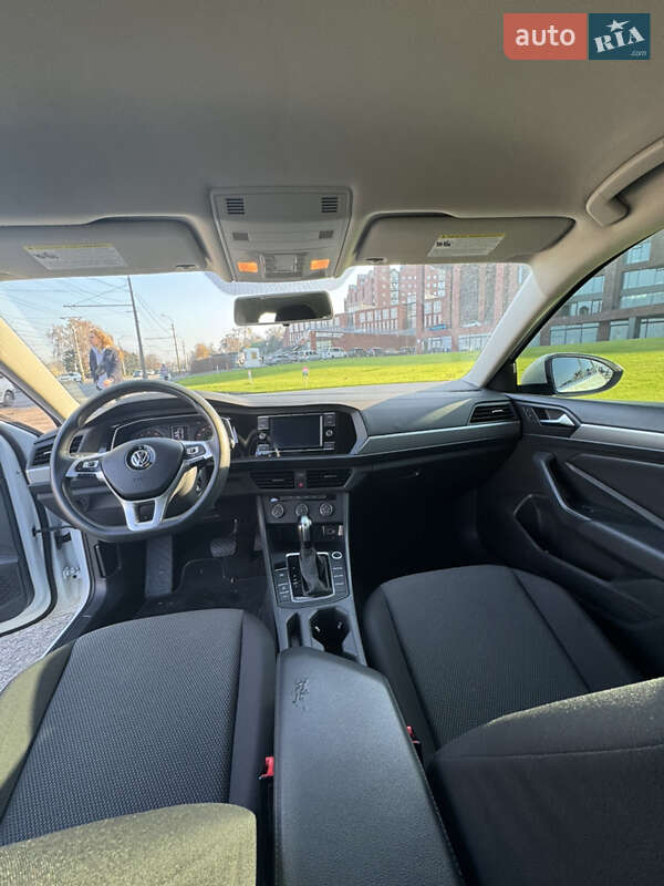 Седан Volkswagen Jetta 2018 в Дніпрі