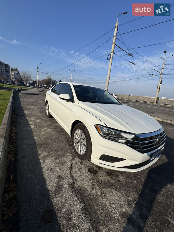 Седан Volkswagen Jetta 2018 в Дніпрі