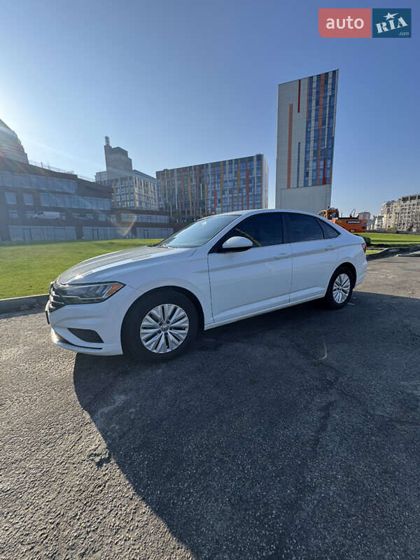 Седан Volkswagen Jetta 2018 в Дніпрі