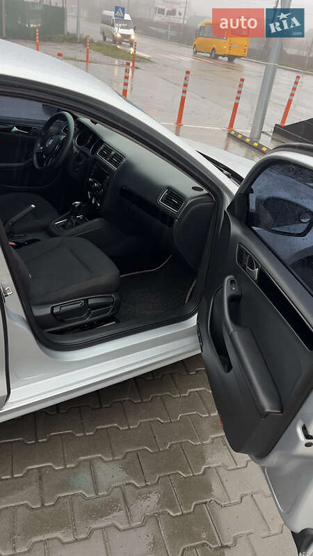 Седан Volkswagen Jetta 2015 в Киеве фото 20 Седан Volkswagen Jetta 2015 в Киеве