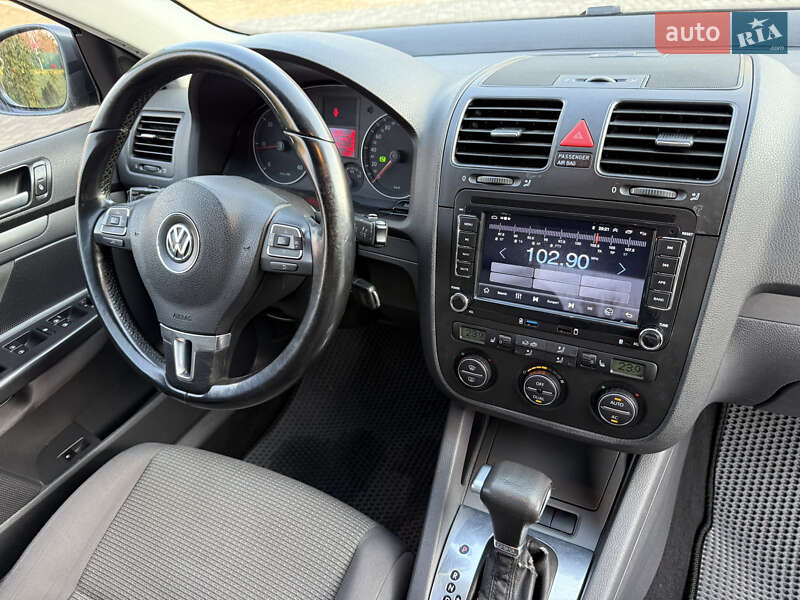 Седан Volkswagen Jetta 2008 в Дніпрі