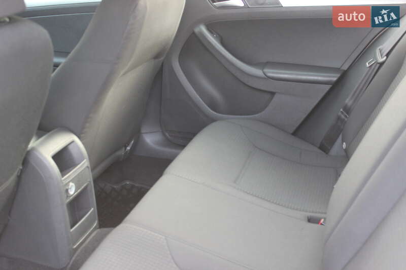 Седан Volkswagen Jetta 2015 в Днепре