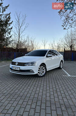 Седан Volkswagen Jetta 2016 в Запорожье