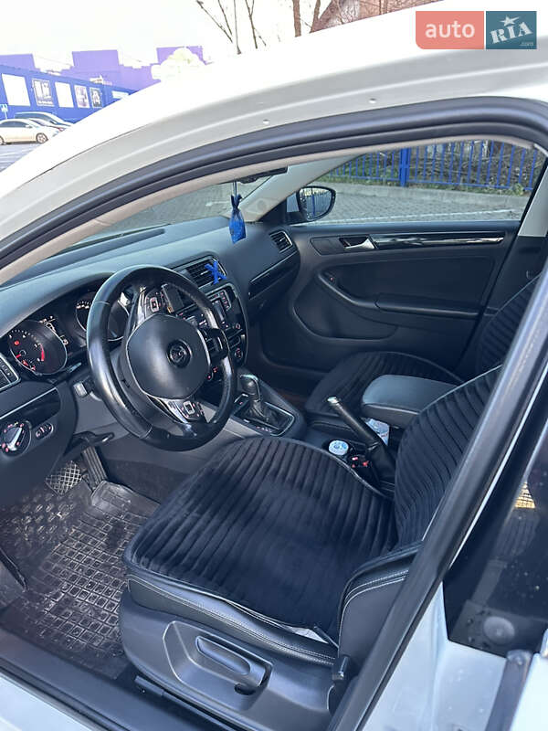 Седан Volkswagen Jetta 2016 в Запоріжжі фото 22 Седан Volkswagen Jetta 2016 в Запоріжжі