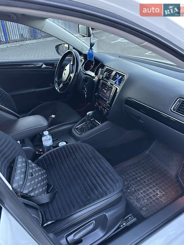Седан Volkswagen Jetta 2016 в Запоріжжі фото 25 Седан Volkswagen Jetta 2016 в Запоріжжі