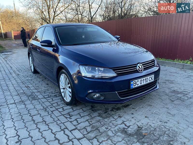 Седан Volkswagen Jetta 2012 в Львове
