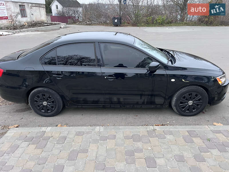 Седан Volkswagen Jetta 2014 в Тернополе фото Седан Volkswagen Jetta 2014 в Тернополе
