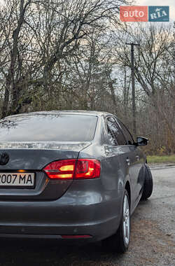 Седан Volkswagen Jetta 2011 в Черкассах