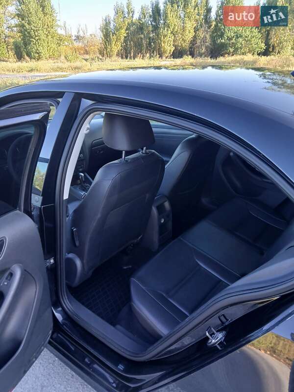 Седан Volkswagen Jetta 2014 в Світловодську