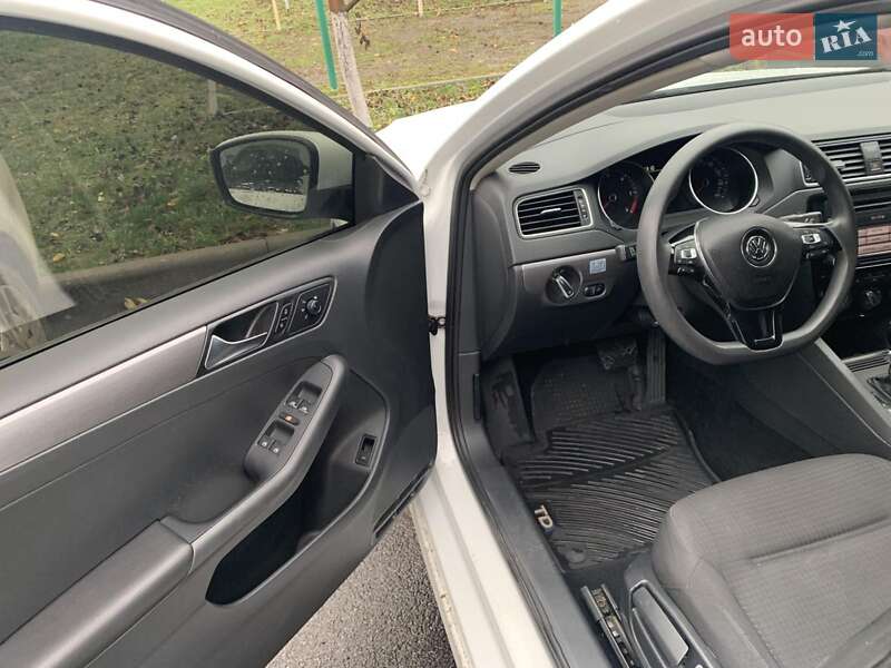 Седан Volkswagen Jetta 2015 в Виннице