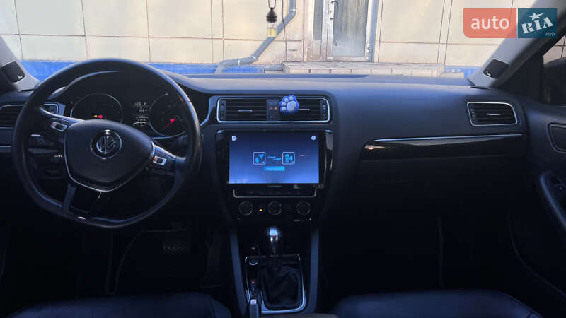 Седан Volkswagen Jetta 2015 в Кривом Роге