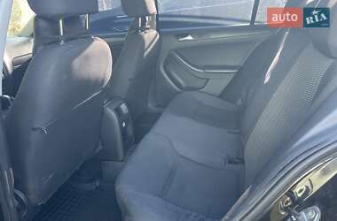 Седан Volkswagen Jetta 2013 в Ровно