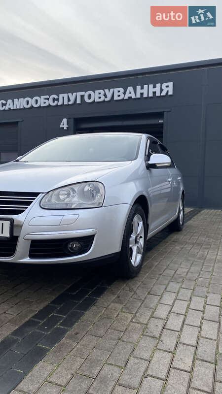 Седан Volkswagen Jetta 2008 в Одесі