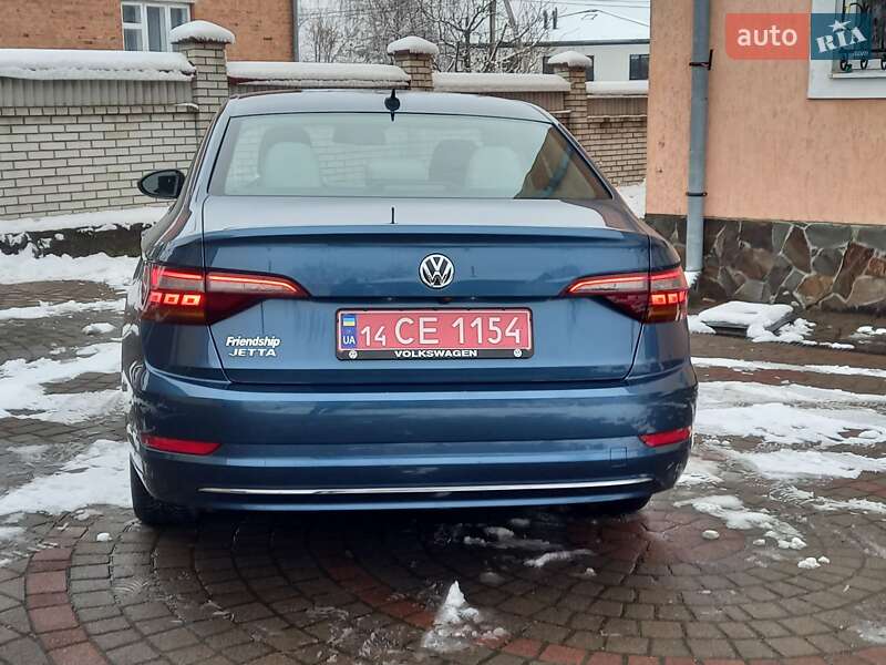 Седан Volkswagen Jetta 2019 в Львове