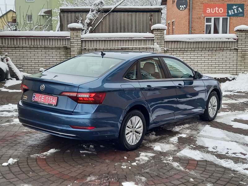 Седан Volkswagen Jetta 2019 в Львове